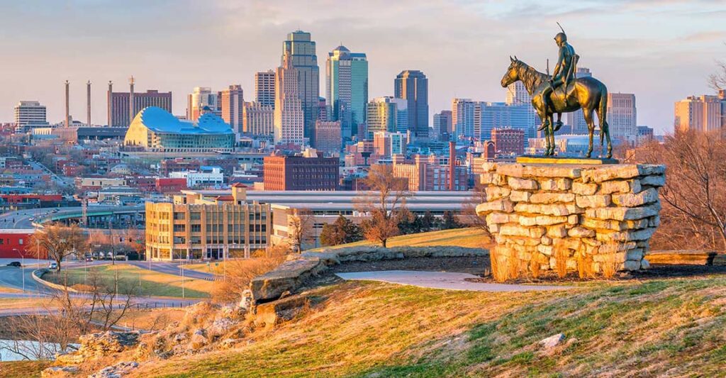 regional-summit-scout-statue-kansas-city-missouri_1152x600