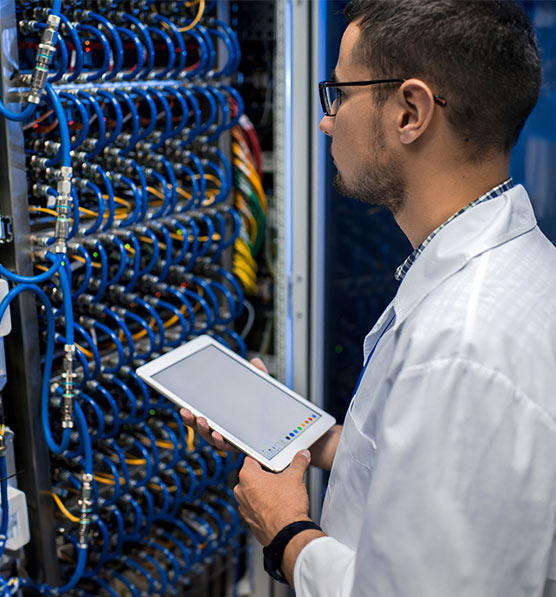 it-support-server_556x597